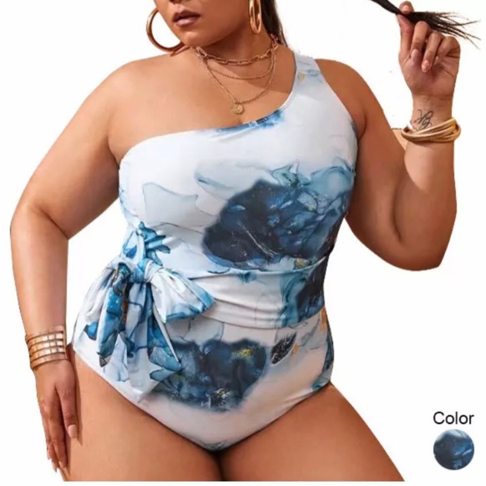 Women’s one piece bathing suits